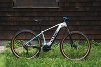 Picture of CUBE REACTION HYBRID PERFORMANCE 625 POLARSILVER´N´BLUE size 23''