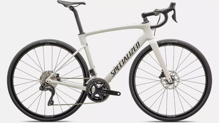 Picture of Roubaix SL8 Comp 2025 Red Ghost Pearl Over Dune / Metallic Obsidian